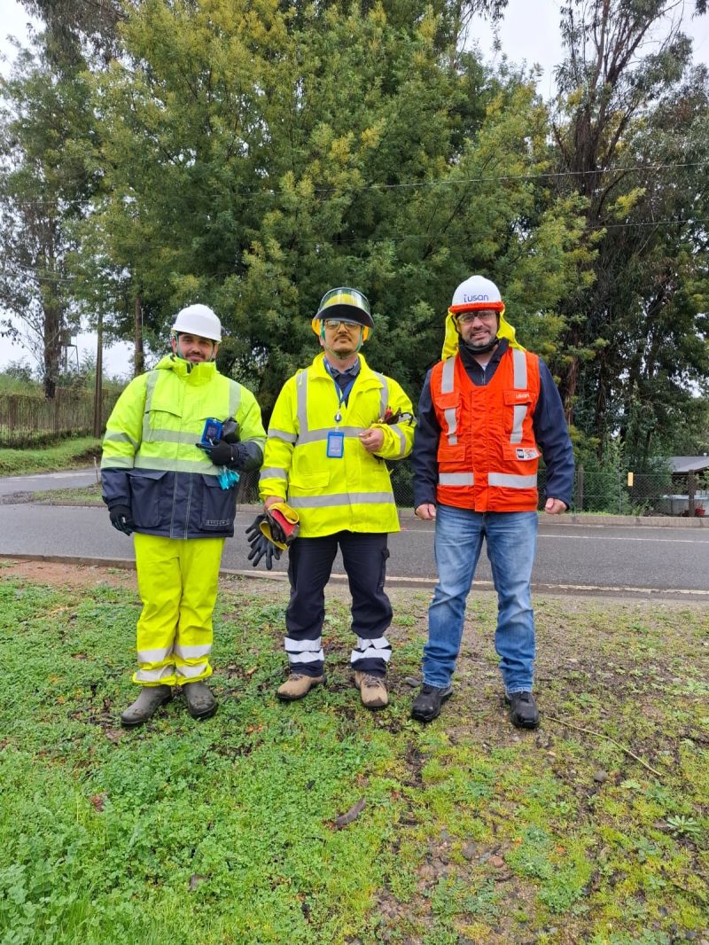 Equipo de trabajo TUSAN con su equipamiento de terreno